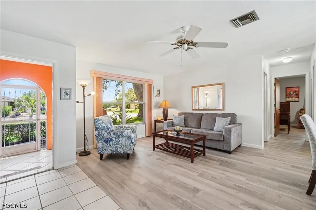 3310 SE 6th Place Cape Coral FL 33904