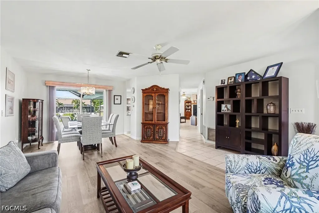 3310 SE 6th Place Cape Coral FL 33904