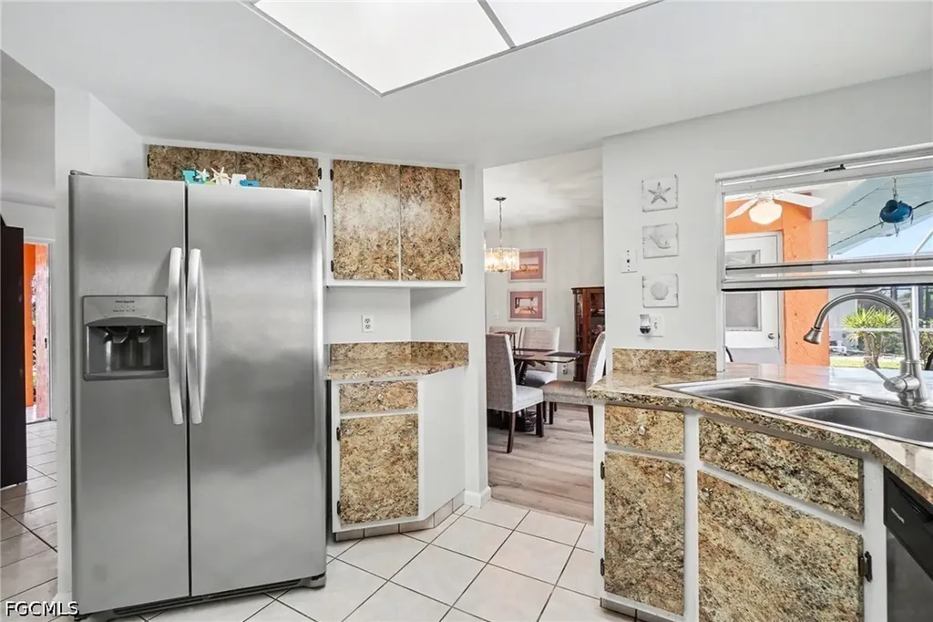 3310 SE 6th Place Cape Coral FL 33904