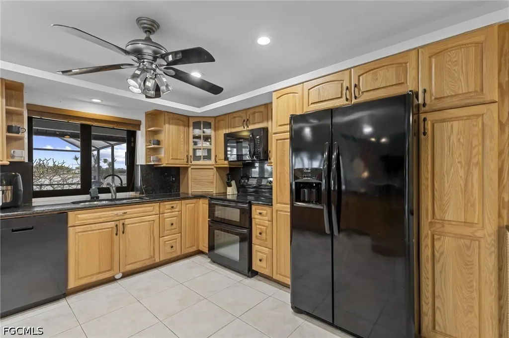 313 SE 6th Street Cape Coral FL 33990