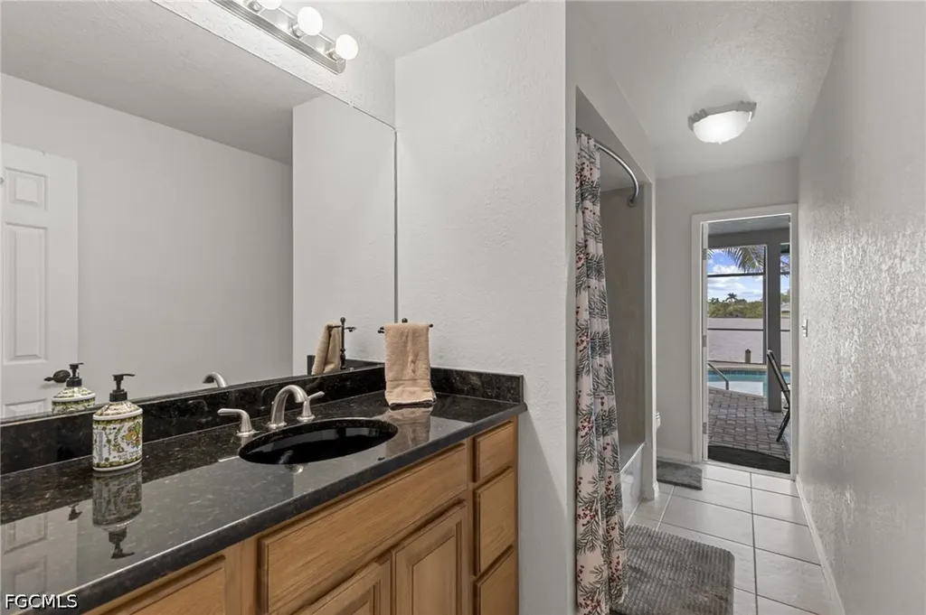 313 SE 6th Street Cape Coral FL 33990