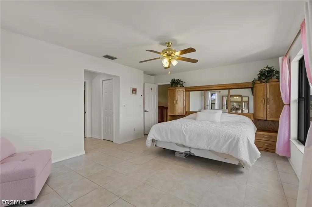 313 SE 6th Street Cape Coral FL 33990