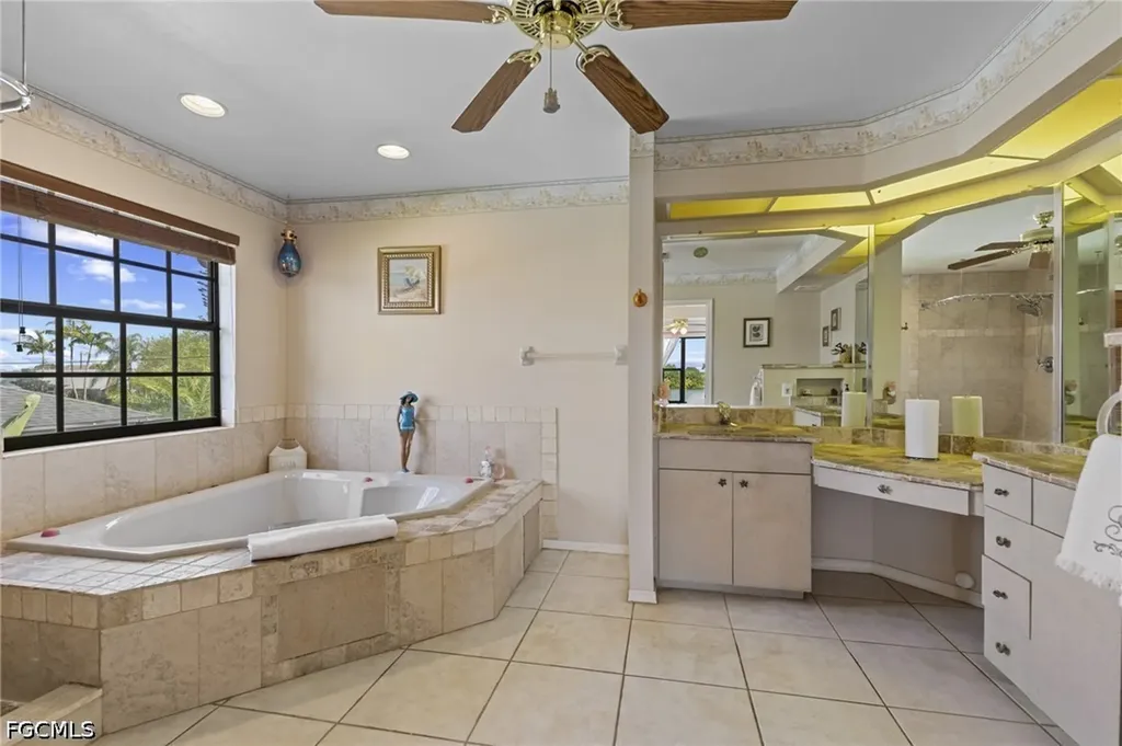 313 SE 6th Street Cape Coral FL 33990