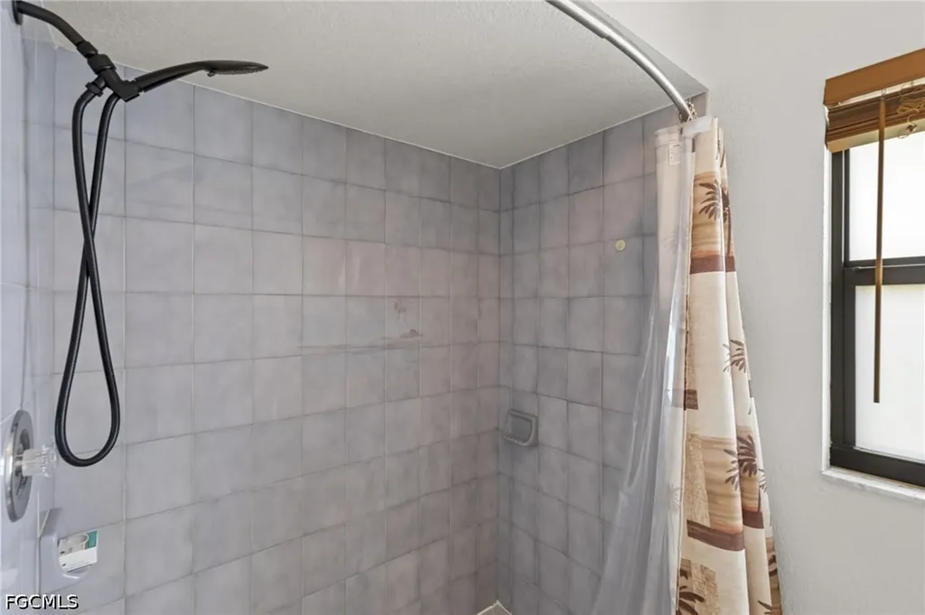 313 SE 6th Street Cape Coral FL 33990