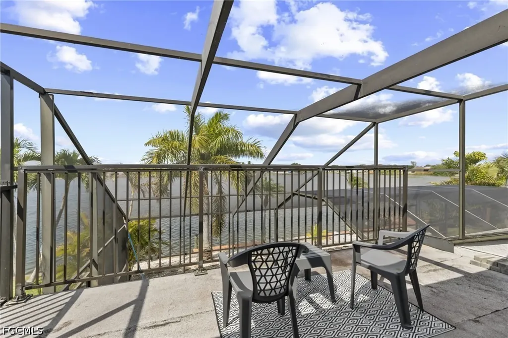 313 SE 6th Street Cape Coral FL 33990