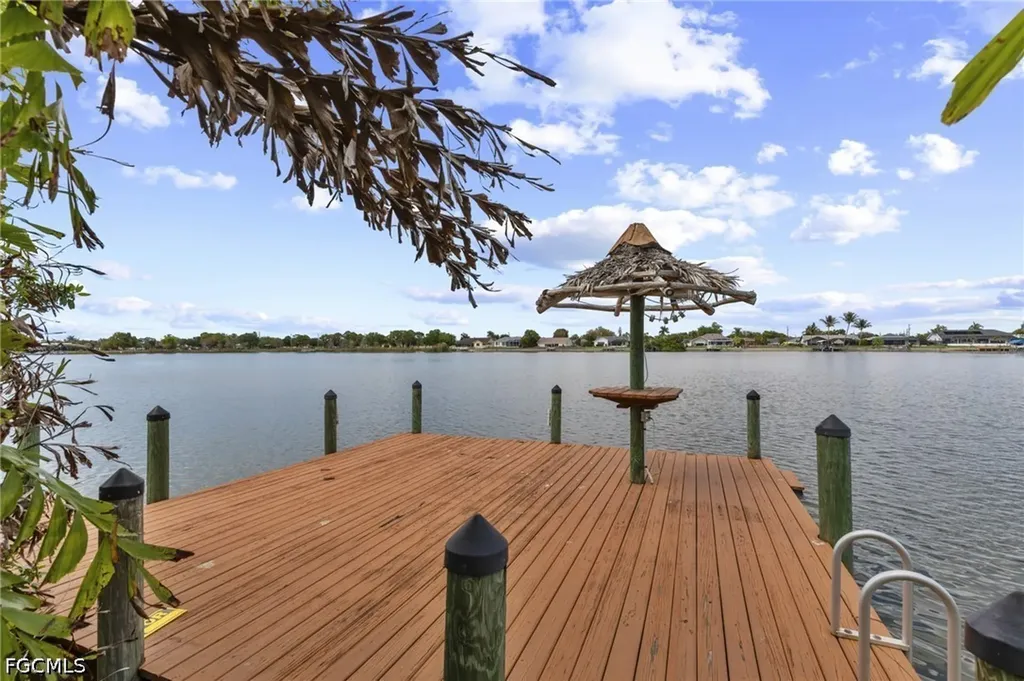 313 SE 6th Street Cape Coral FL 33990