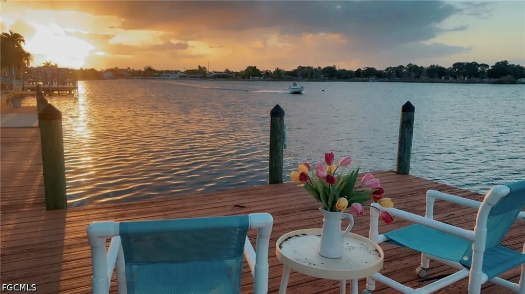 313 SE 6th Street Cape Coral FL 33990