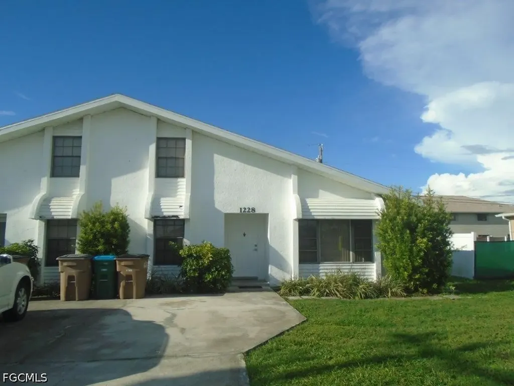 1228 SW Trafalgar Parkway Cape Coral FL 33991