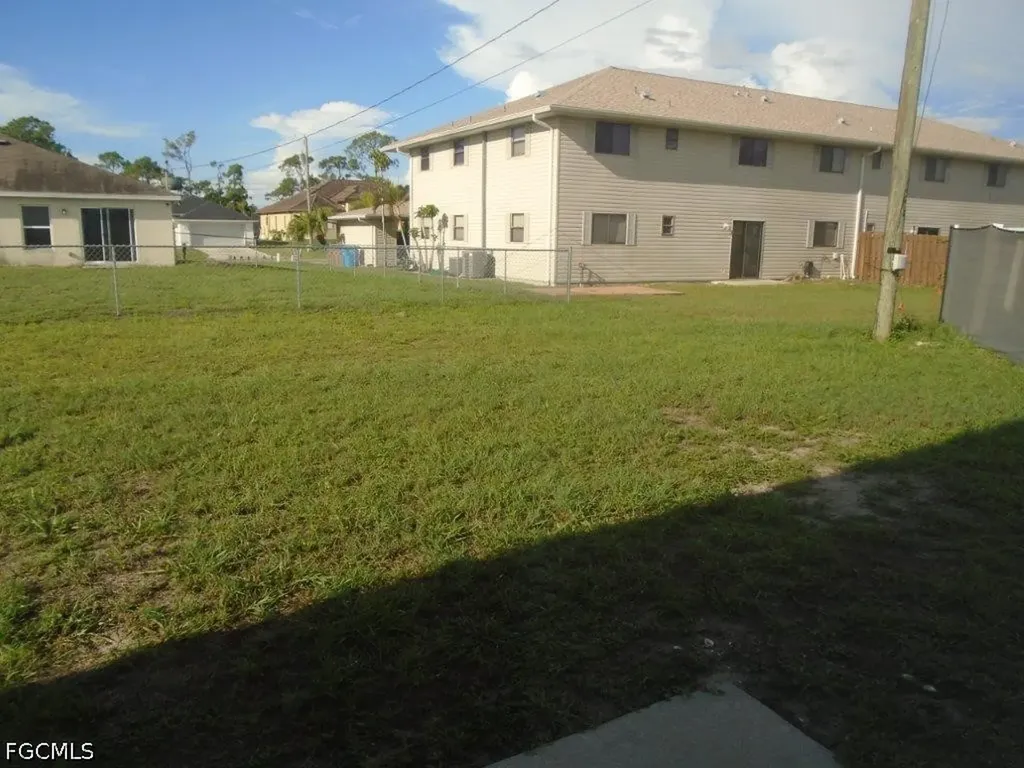 1228 SW Trafalgar Parkway Cape Coral FL 33991