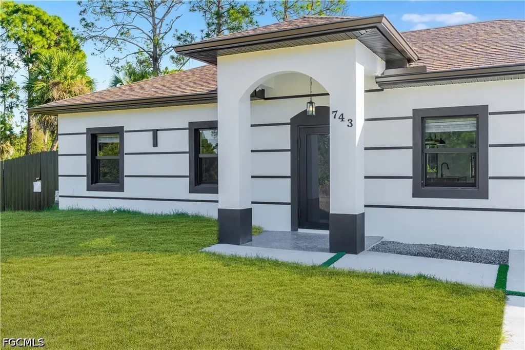 747 Roma Avenue S Lehigh Acres FL 33974