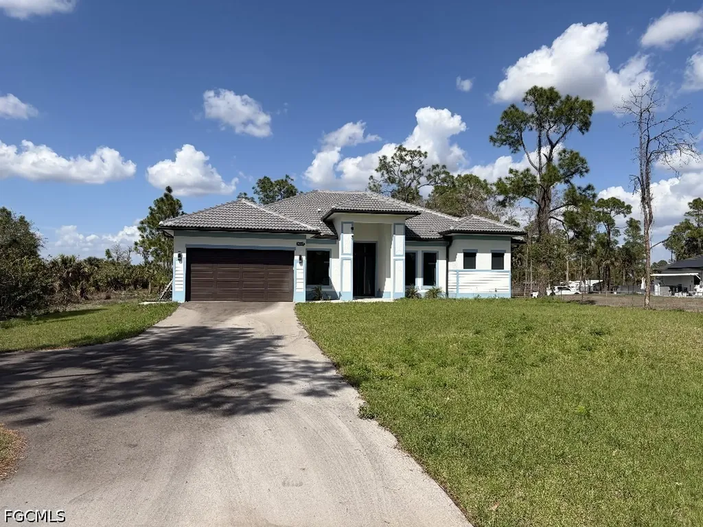 3943 16th Avenue NE Naples FL 34120