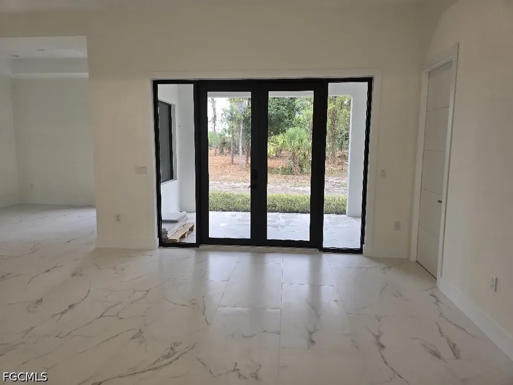 3943 16th Avenue NE Naples FL 34120