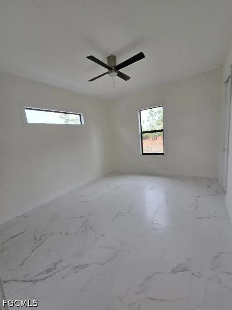 3943 16th Avenue NE Naples FL 34120