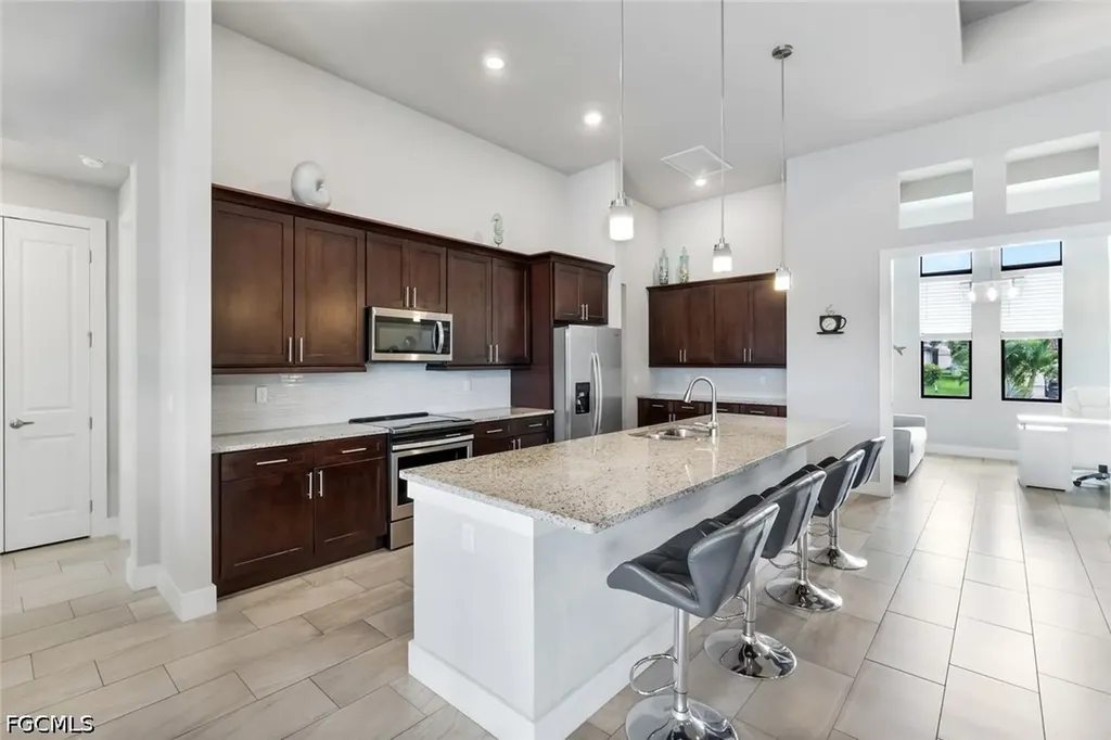 1833 SW 49th Terrace Cape Coral FL 33914