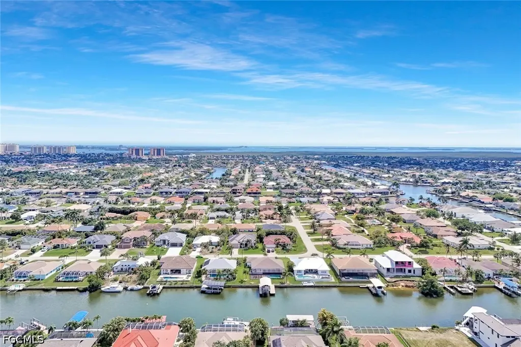 1833 SW 49th Terrace Cape Coral FL 33914
