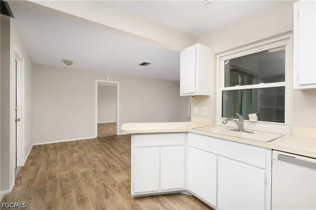 1318 SE 14th Street Cape Coral FL 33990