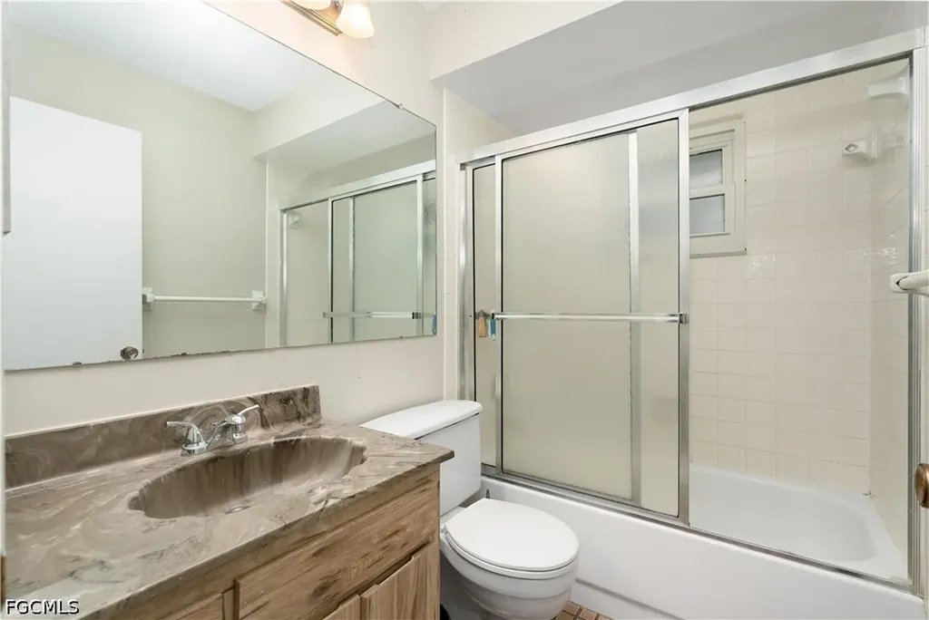 1318 SE 14th Street Cape Coral FL 33990