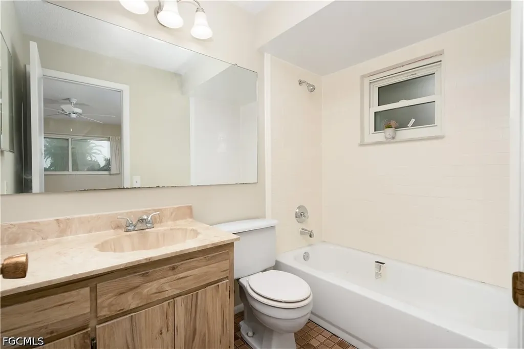 1318 SE 14th Street Cape Coral FL 33990