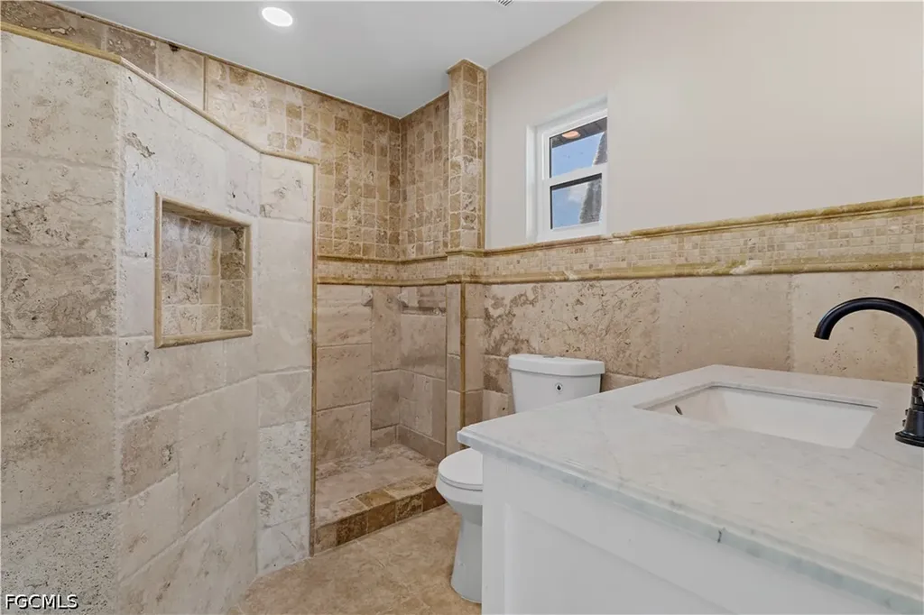 1725 SE 3rd Street Cape Coral FL 33990