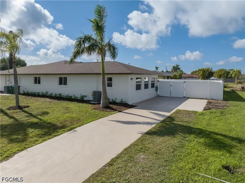 1725 SE 3rd Street Cape Coral FL 33990