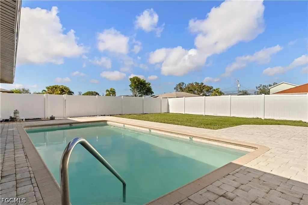 1725 SE 3rd Street Cape Coral FL 33990