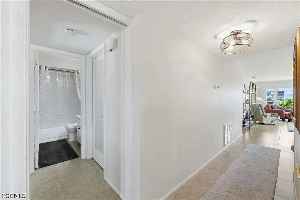 4231 SE 19th Place Cape Coral FL 33904