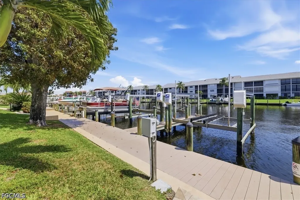 4231 SE 19th Place Cape Coral FL 33904