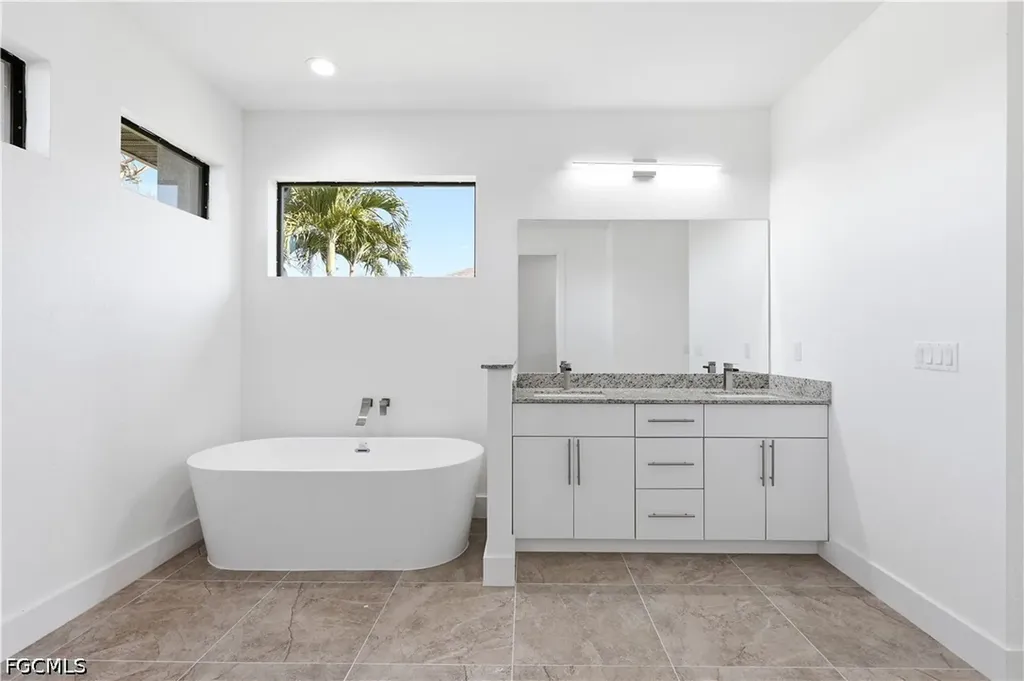 1119 NW 28th Place Cape Coral FL 33993