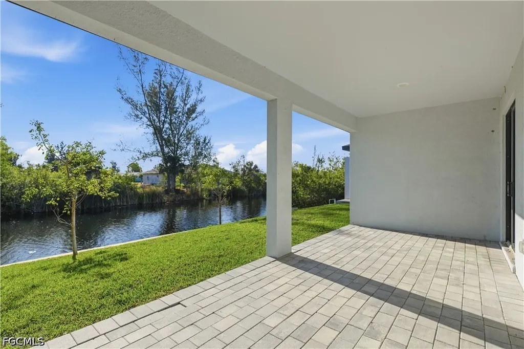 1119 NW 28th Place Cape Coral FL 33993