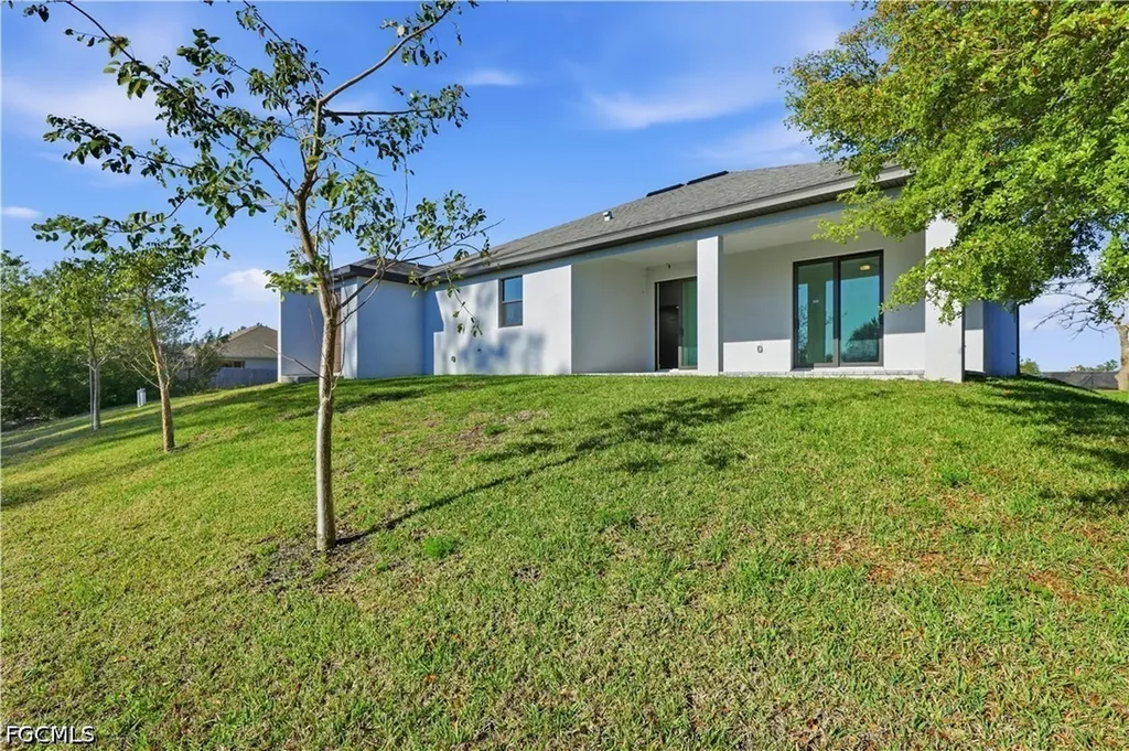 1119 NW 28th Place Cape Coral FL 33993