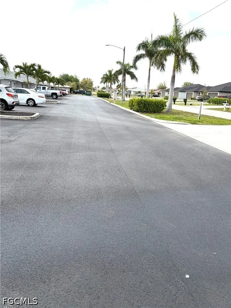 4513 SW 8th Court Cape Coral FL 33914