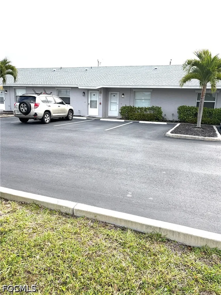 4513 SW 8th Court Cape Coral FL 33914