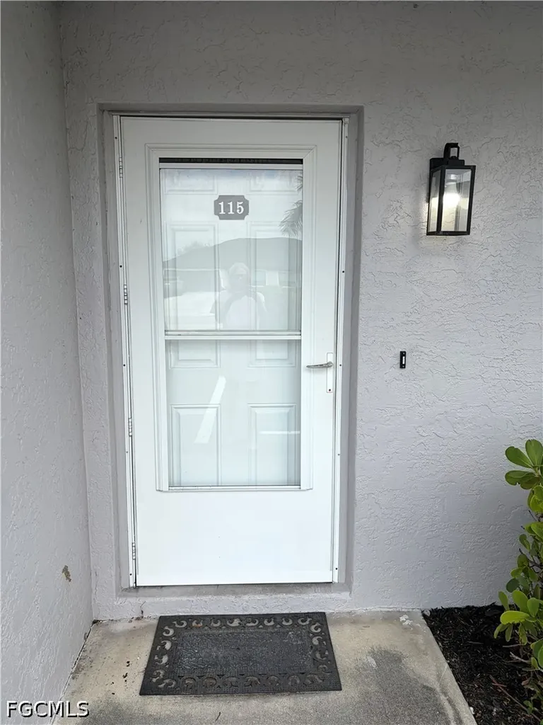 4513 SW 8th Court Cape Coral FL 33914