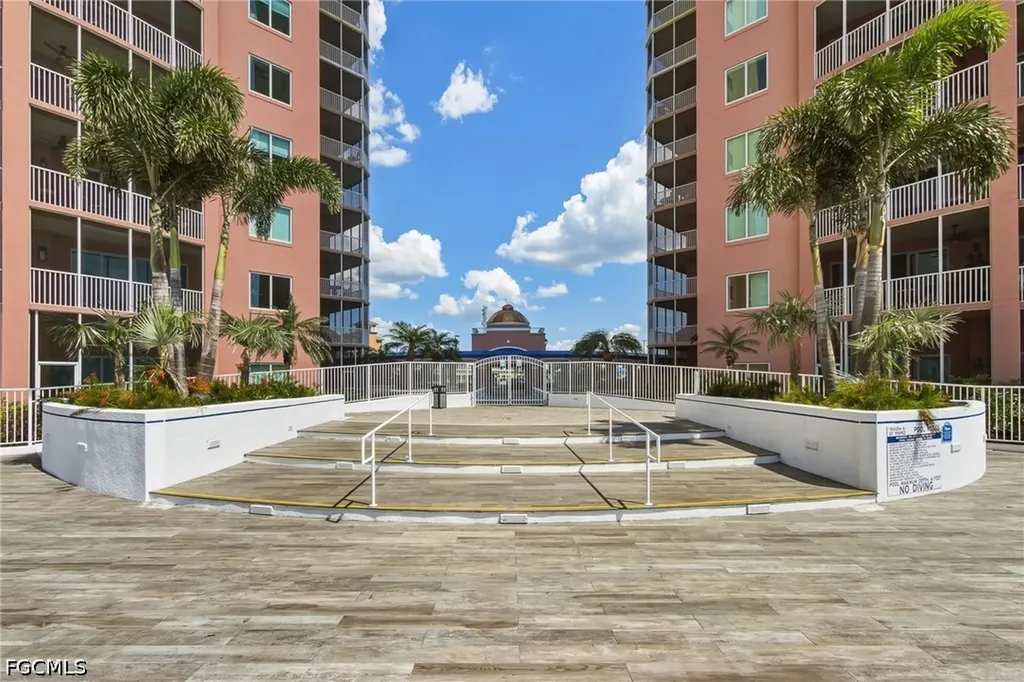2743 1st Street Fort Myers FL 33916