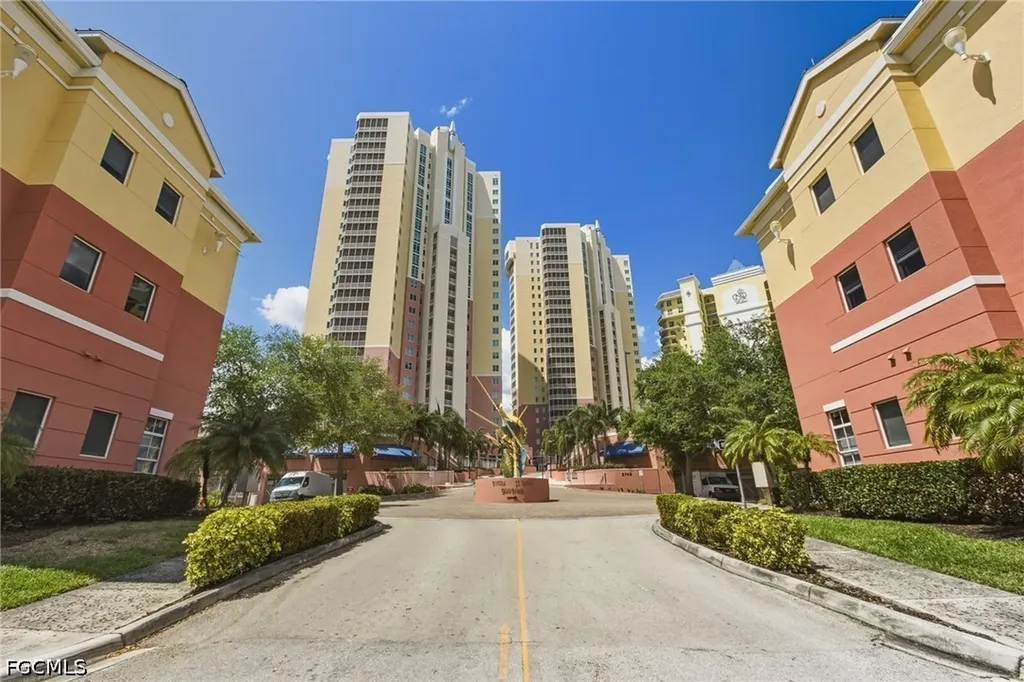 2743 1st Street Fort Myers FL 33916