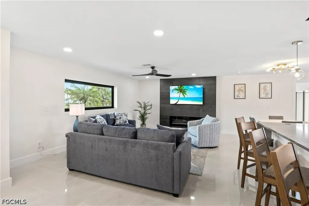 5323 SW 11th Court Cape Coral FL 33914