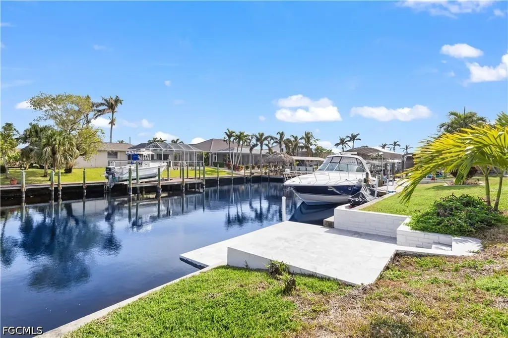 5323 SW 11th Court Cape Coral FL 33914