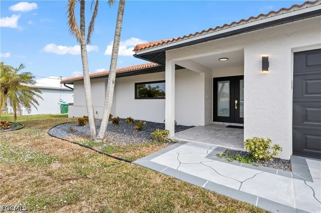 5323 SW 11th Court Cape Coral FL 33914