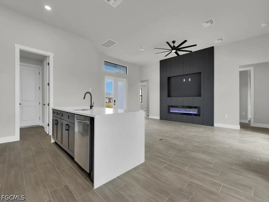1517 NW 21st Place Cape Coral FL 33993