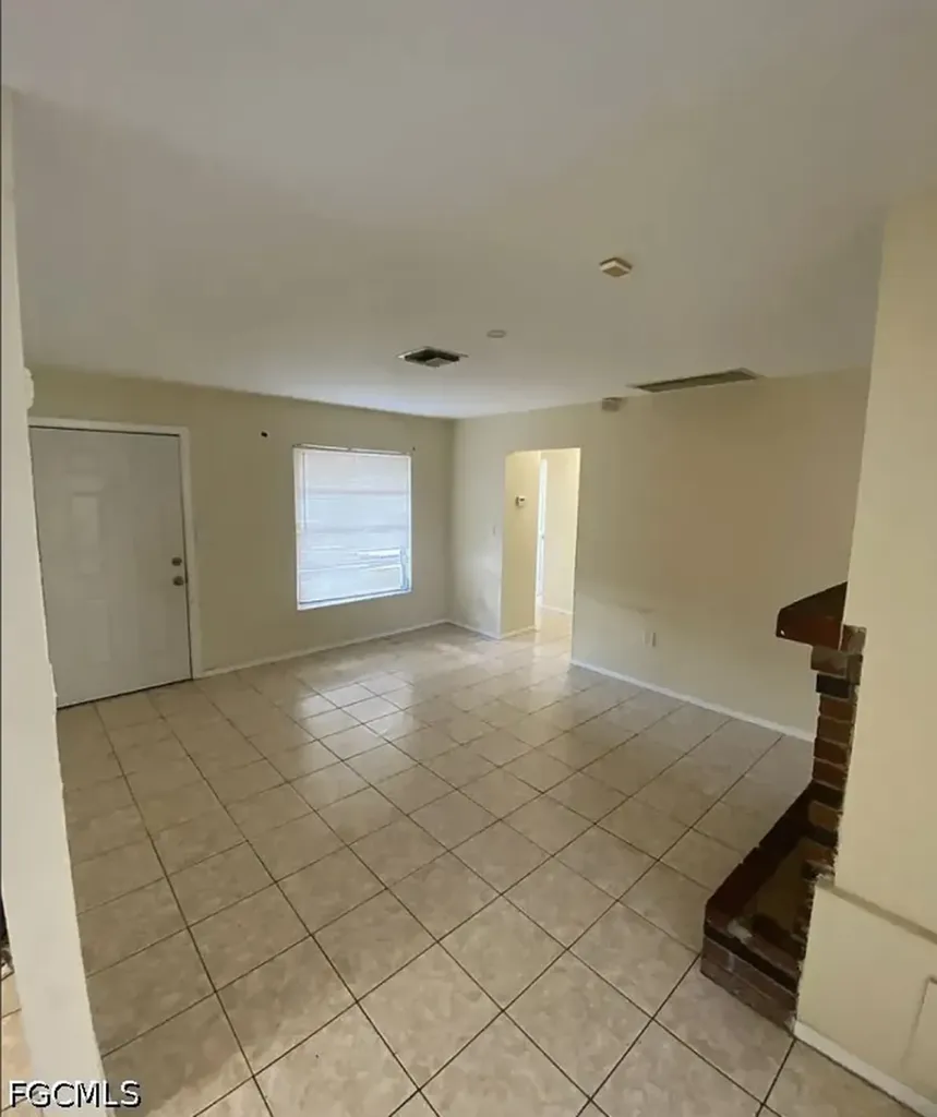 2985 Saint Charles Street Fort Myers FL 33916