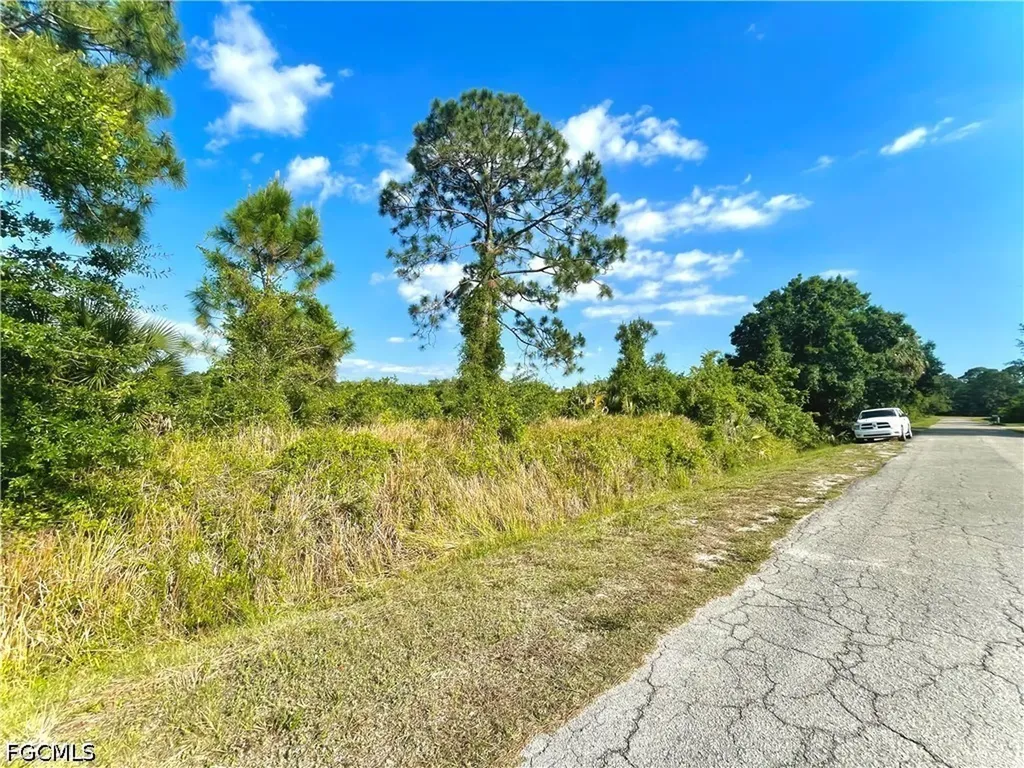 18 Roosevelt Avenue Lehigh Acres FL 33936
