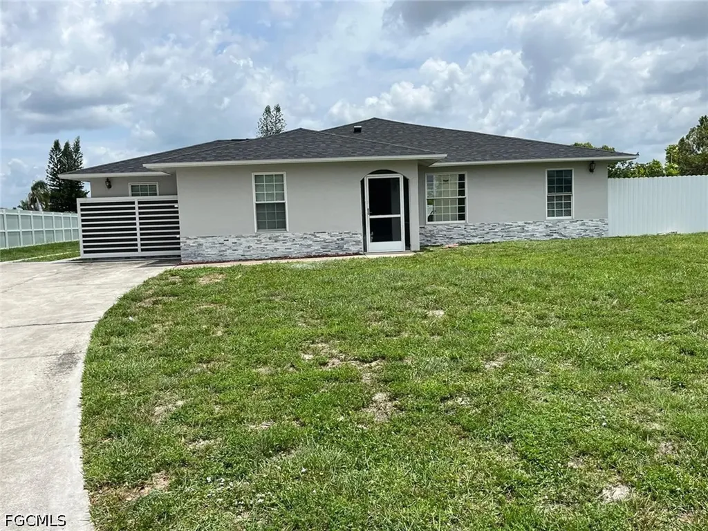 1432 Caywood Circle N Lehigh Acres FL 33936