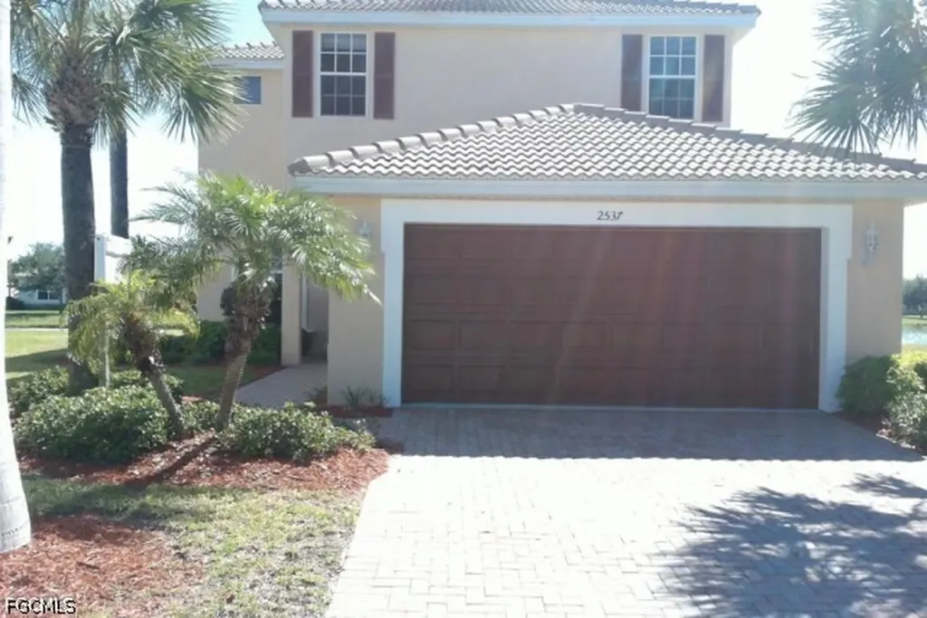 2537 Deerfield Lake Court Cape Coral FL 33909