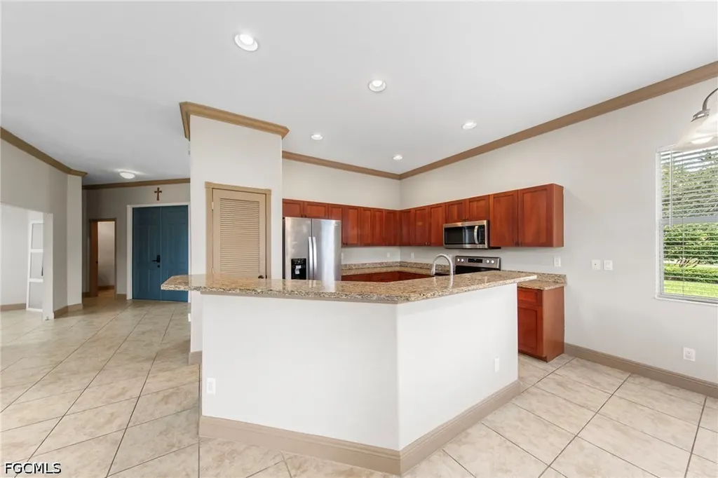 2537 Deerfield Lake Court Cape Coral FL 33909