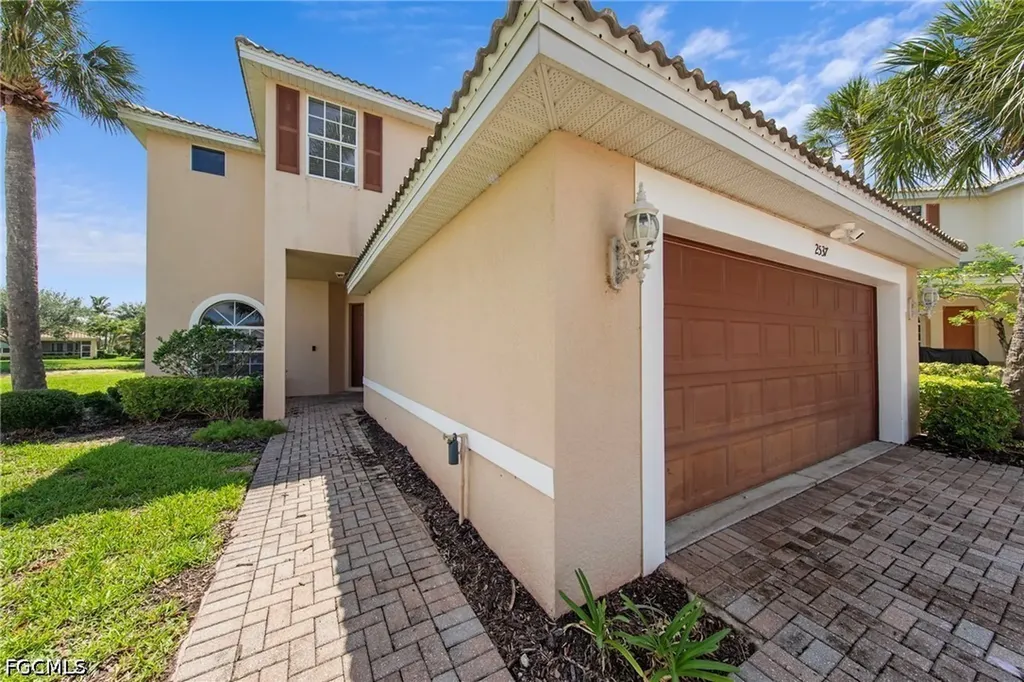2537 Deerfield Lake Court Cape Coral FL 33909