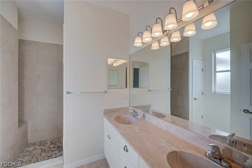 1005 NW 9th Terrace Cape Coral FL 33993
