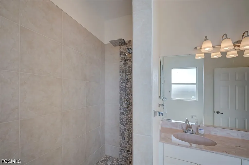 1005 NW 9th Terrace Cape Coral FL 33993