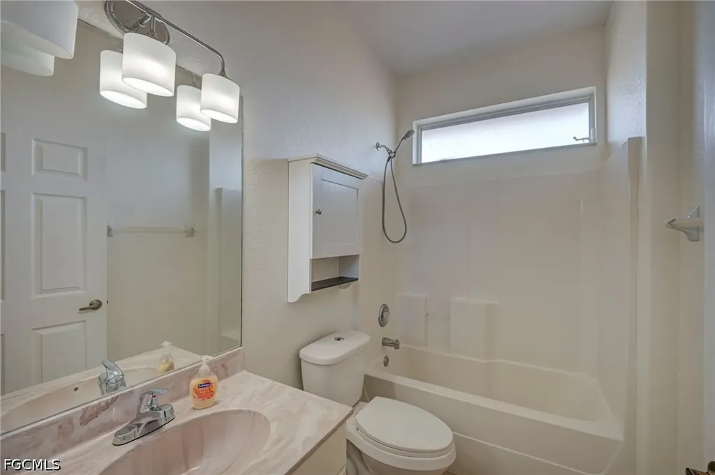 1005 NW 9th Terrace Cape Coral FL 33993