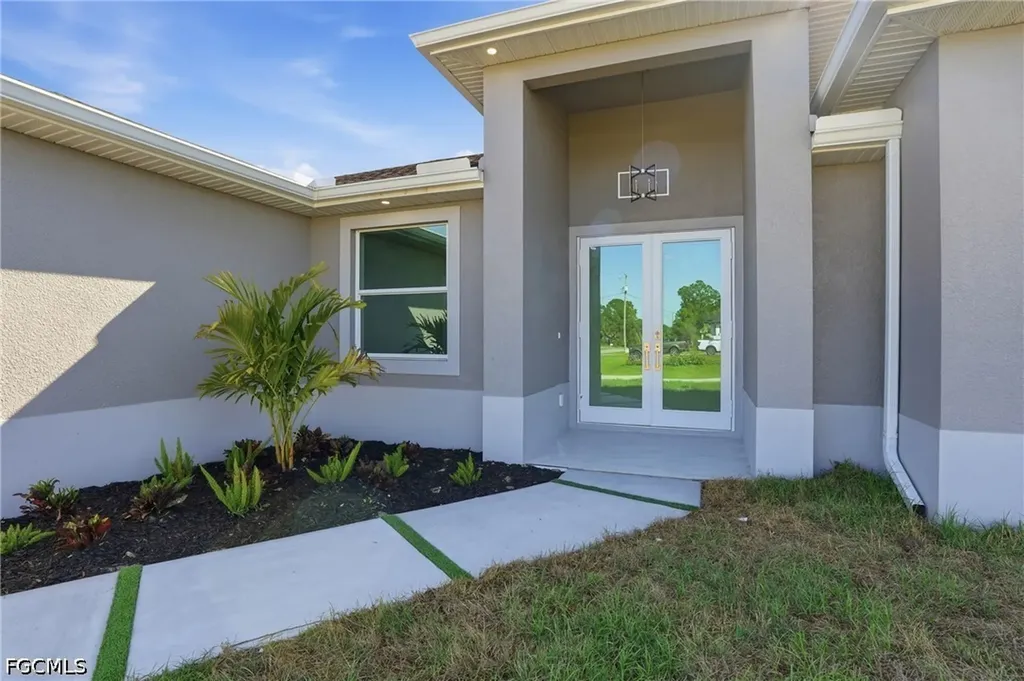 429 Palmyra Avenue Lehigh Acres FL 33974