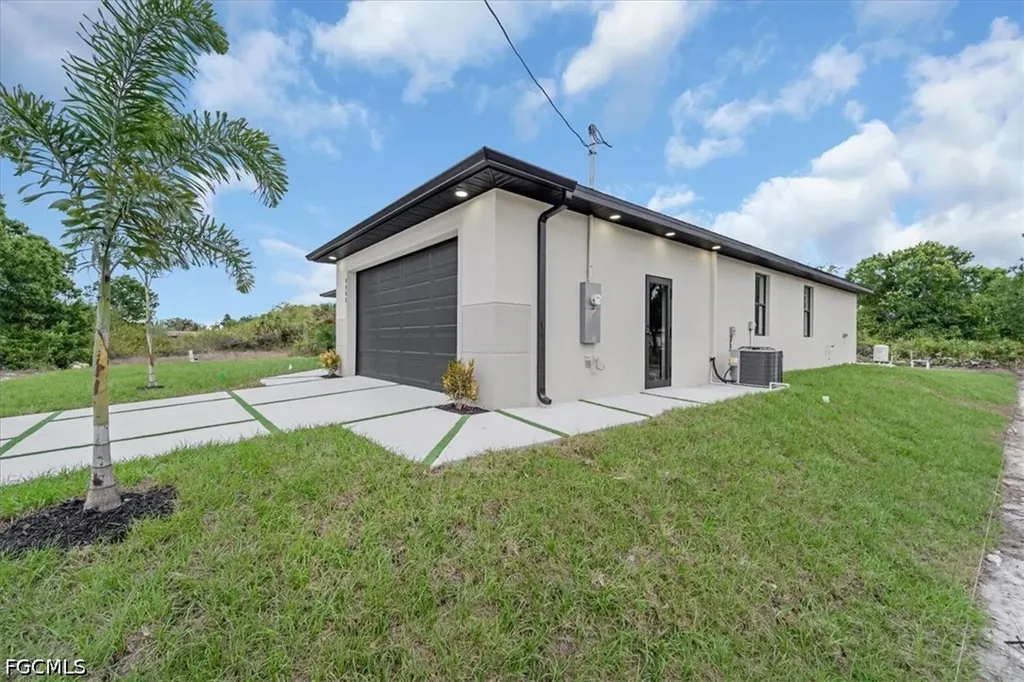 2505 11th Street SW Lehigh Acres FL 33976